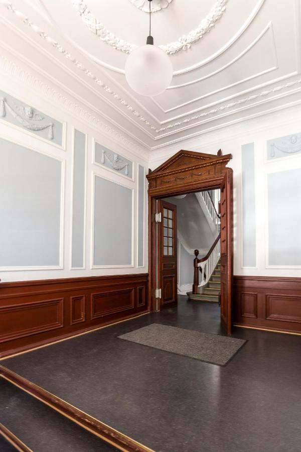 Lovely 3Br Manor Apartment 5 Min From Tivoli Gardens Copenhagen Exterior photo