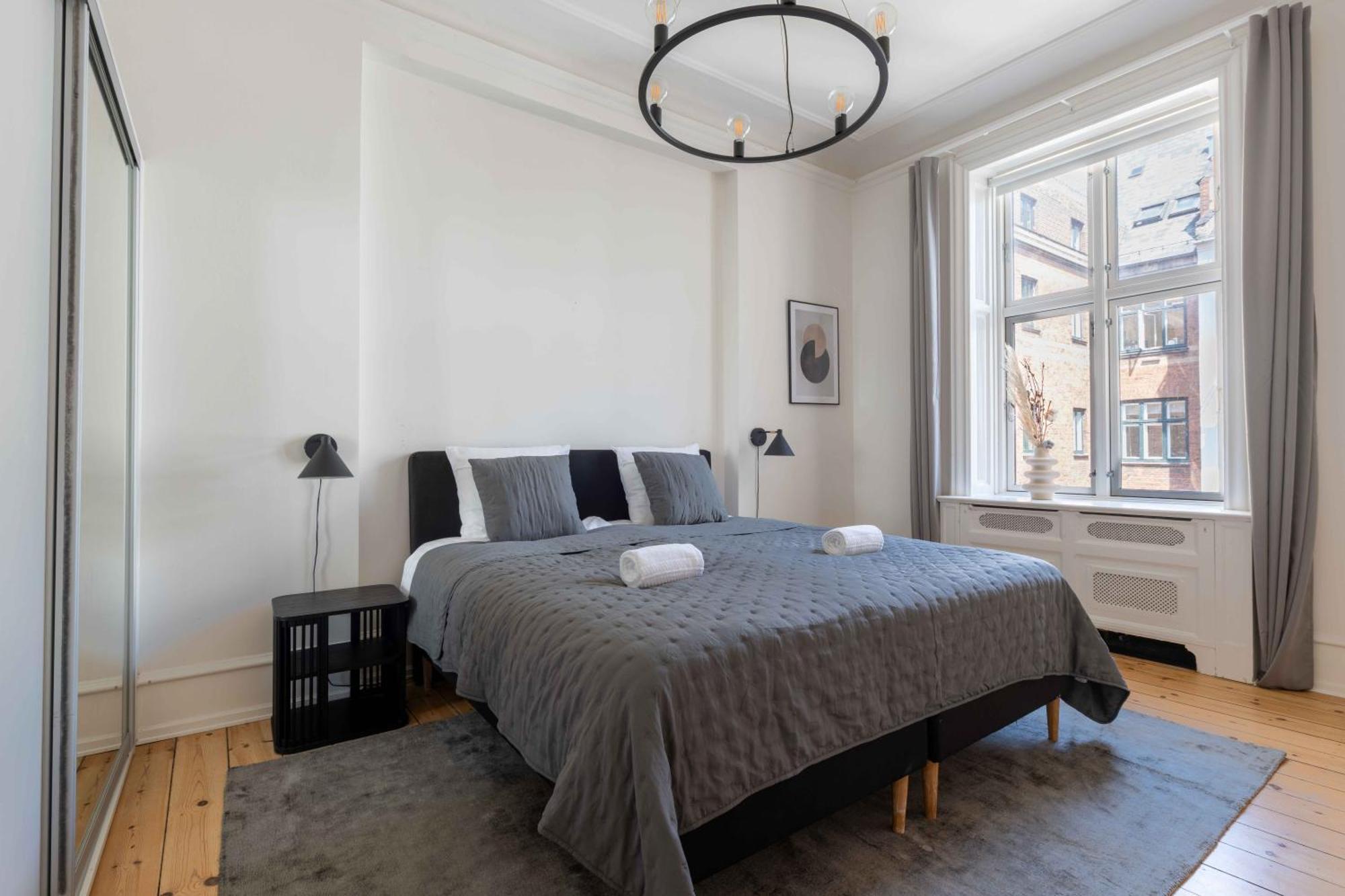 Lovely 3Br Manor Apartment 5 Min From Tivoli Gardens Copenhagen Exterior photo