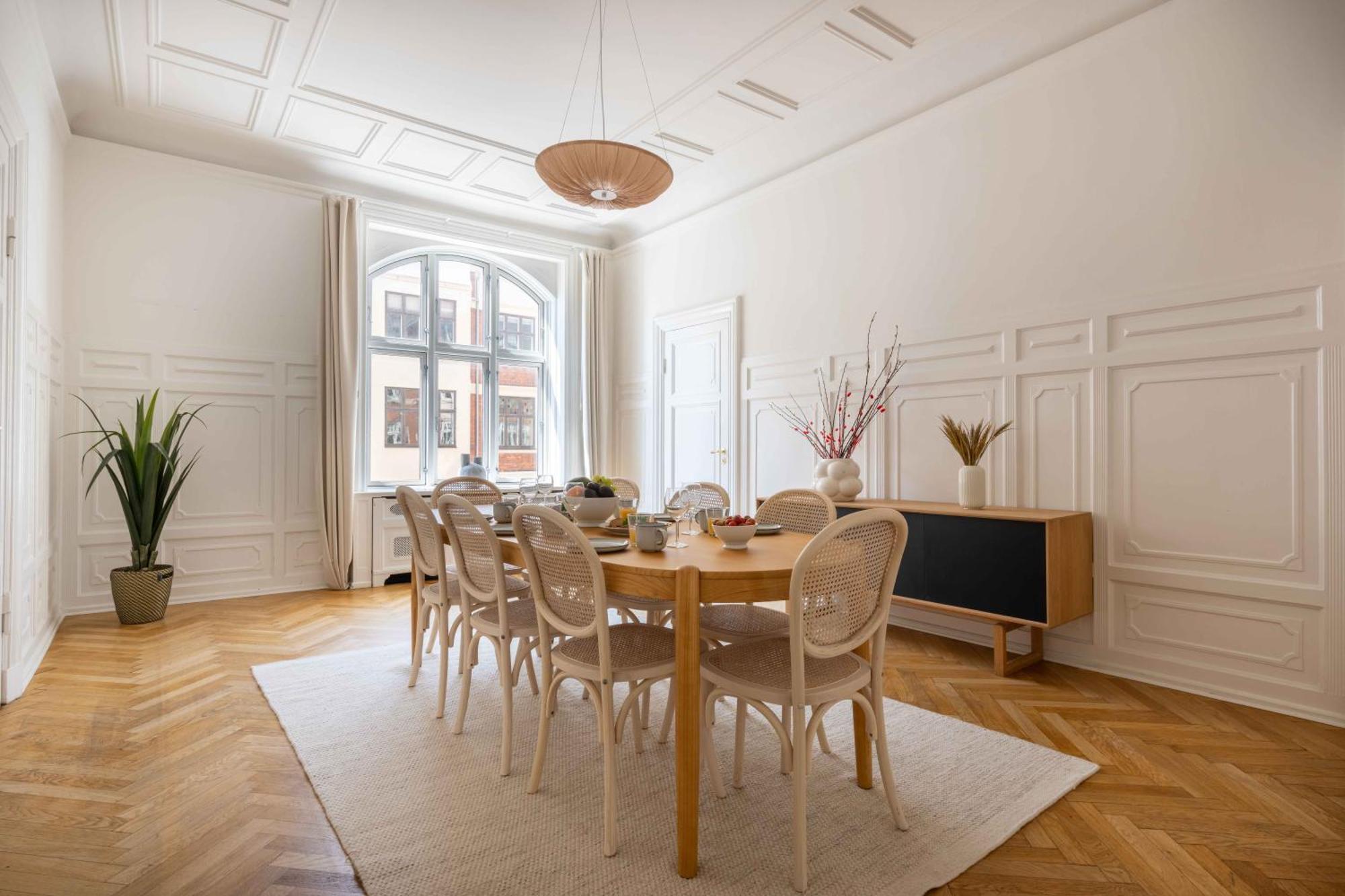 Lovely 3Br Manor Apartment 5 Min From Tivoli Gardens Copenhagen Exterior photo