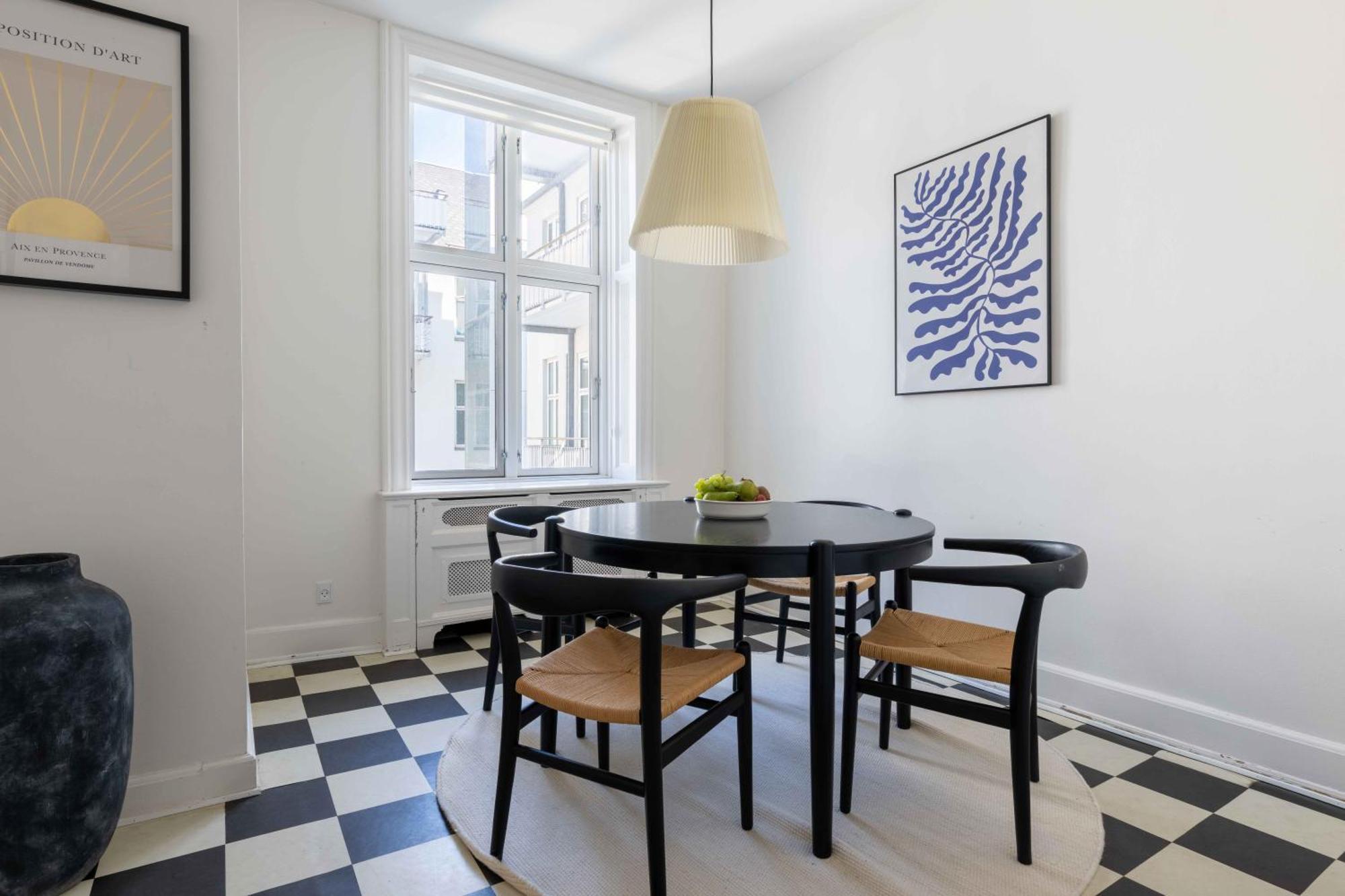 Lovely 3Br Manor Apartment 5 Min From Tivoli Gardens Copenhagen Exterior photo